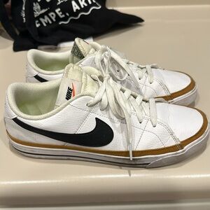 ✔️ NIKE Court Legacy Next Nature Tennis Shoes - W10